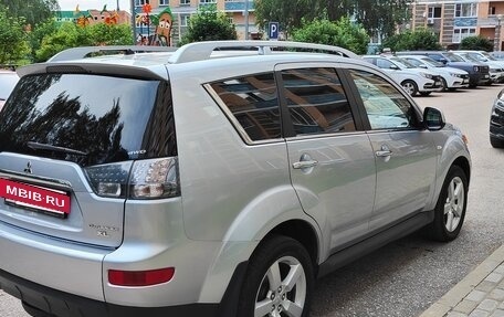 Mitsubishi Outlander III рестайлинг 3, 2008 год, 985 000 рублей, 4 фотография