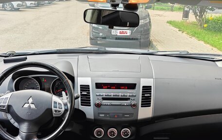 Mitsubishi Outlander III рестайлинг 3, 2008 год, 985 000 рублей, 9 фотография