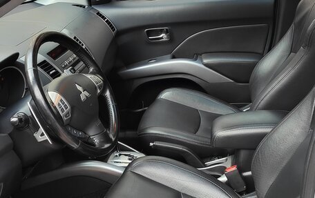 Mitsubishi Outlander III рестайлинг 3, 2008 год, 985 000 рублей, 10 фотография