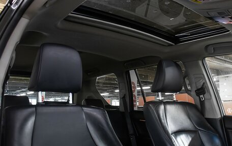 Toyota Land Cruiser Prado 150 рестайлинг 2, 2015 год, 3 298 000 рублей, 13 фотография