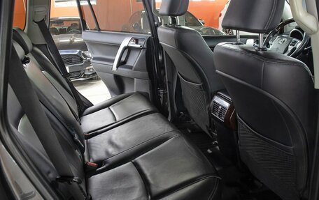 Toyota Land Cruiser Prado 150 рестайлинг 2, 2015 год, 3 298 000 рублей, 12 фотография