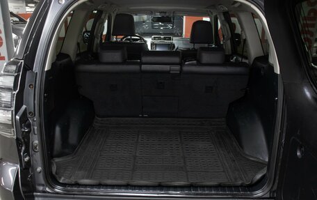 Toyota Land Cruiser Prado 150 рестайлинг 2, 2015 год, 3 298 000 рублей, 10 фотография