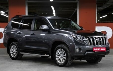 Toyota Land Cruiser Prado 150 рестайлинг 2, 2015 год, 3 298 000 рублей, 3 фотография