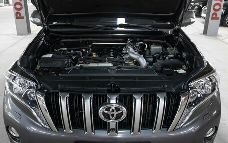 Toyota Land Cruiser Prado 150 рестайлинг 2, 2015 год, 3 298 000 рублей, 9 фотография