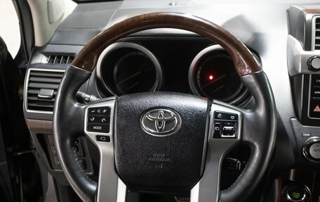 Toyota Land Cruiser Prado 150 рестайлинг 2, 2015 год, 3 298 000 рублей, 18 фотография