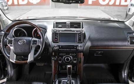 Toyota Land Cruiser Prado 150 рестайлинг 2, 2015 год, 3 298 000 рублей, 15 фотография