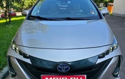 Toyota Prius IV XW50, 2017 год, 2 500 000 рублей, 1 фотография