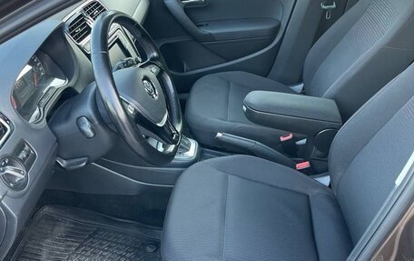 Volkswagen Polo VI (EU Market), 2017 год, 1 300 000 рублей, 9 фотография