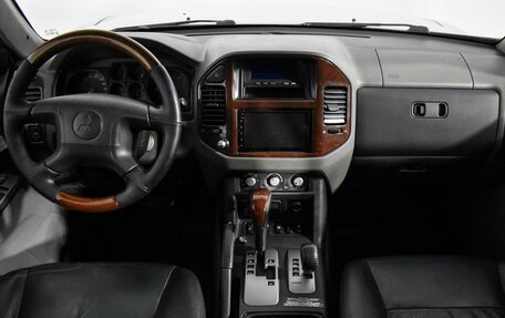 Mitsubishi Pajero III рестайлинг, 2005 год, 757 000 рублей, 13 фотография