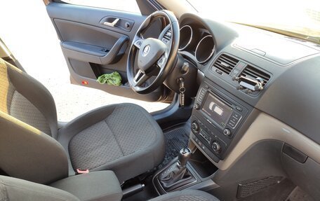 Skoda Yeti I рестайлинг, 2014 год, 1 400 000 рублей, 17 фотография