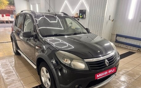 Renault Sandero I, 2013 год, 650 000 рублей, 2 фотография