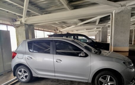 Renault Sandero II рестайлинг, 2016 год, 750 000 рублей, 2 фотография