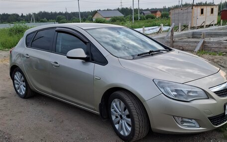 Opel Astra J, 2011 год, 750 000 рублей, 6 фотография