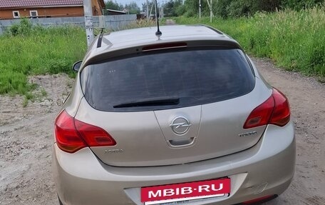Opel Astra J, 2011 год, 750 000 рублей, 3 фотография