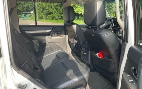 Mitsubishi Pajero IV, 2013 год, 2 500 000 рублей, 11 фотография