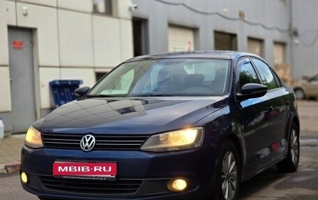 Volkswagen Jetta VI, 2013 год, 950 000 рублей, 3 фотография