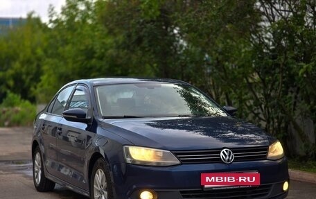 Volkswagen Jetta VI, 2013 год, 950 000 рублей, 2 фотография
