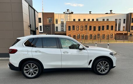 BMW X5, 2019 год, 6 028 000 рублей, 2 фотография
