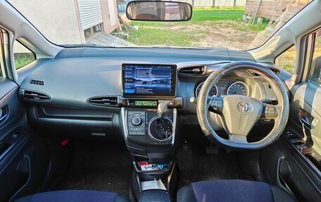 Toyota Wish II, 2015 год, 1 650 000 рублей, 2 фотография
