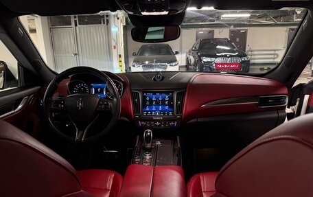 Maserati Levante I, 2016 год, 4 590 000 рублей, 15 фотография