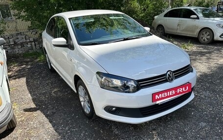 Volkswagen Polo VI (EU Market), 2011 год, 625 000 рублей, 2 фотография