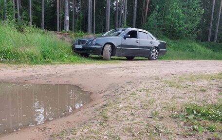 Mercedes-Benz E-Класс, 2001 год, 650 000 рублей, 11 фотография