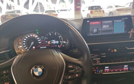 BMW 5 серия, 2018 год, 3 800 000 рублей, 3 фотография