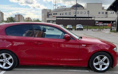 BMW 1 серия, 2011 год, 1 000 000 рублей, 2 фотография