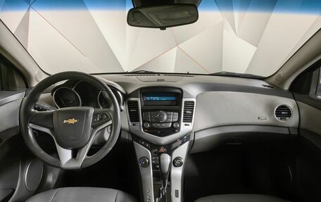 Chevrolet Cruze II, 2010 год, 589 000 рублей, 10 фотография
