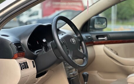 Toyota Avensis III рестайлинг, 2004 год, 680 000 рублей, 8 фотография