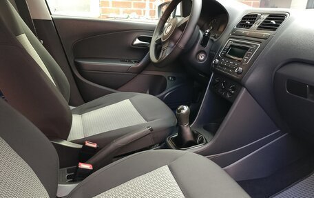 Volkswagen Polo VI (EU Market), 2015 год, 750 000 рублей, 5 фотография