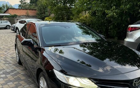 Toyota Camry, 2018 год, 3 200 000 рублей, 2 фотография