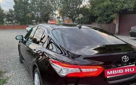 Toyota Camry, 2018 год, 3 200 000 рублей, 4 фотография