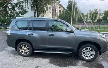 Toyota Land Cruiser Prado 150 рестайлинг 2, 2011 год, 2 299 999 рублей, 6 фотография