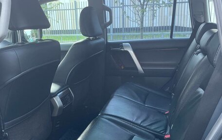 Toyota Land Cruiser Prado 150 рестайлинг 2, 2011 год, 2 299 999 рублей, 9 фотография