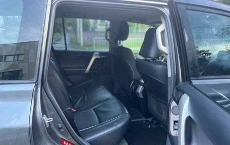 Toyota Land Cruiser Prado 150 рестайлинг 2, 2011 год, 2 299 999 рублей, 10 фотография
