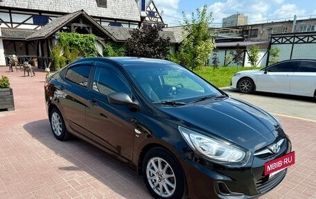 Hyundai Solaris II рестайлинг, 2013 год, 885 000 рублей, 3 фотография