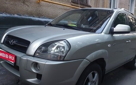 Hyundai Tucson III, 2006 год, 645 000 рублей, 2 фотография