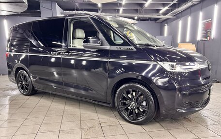 Volkswagen Multivan, 2022 год, 6 800 000 рублей, 3 фотография