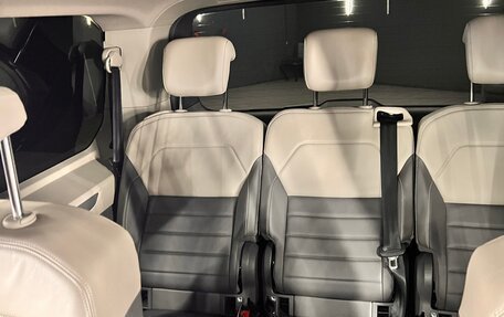 Volkswagen Multivan, 2022 год, 6 800 000 рублей, 14 фотография