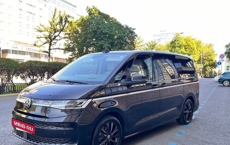 Volkswagen Multivan, 2022 год, 6 800 000 рублей, 5 фотография