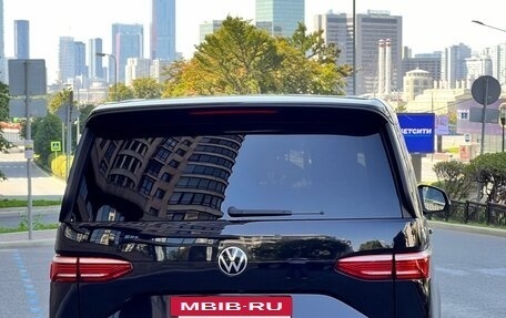 Volkswagen Multivan, 2022 год, 6 800 000 рублей, 8 фотография