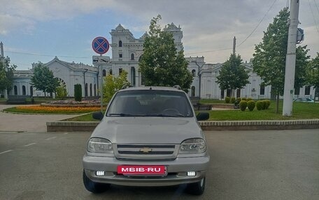 Chevrolet Niva I рестайлинг, 2004 год, 300 000 рублей, 2 фотография