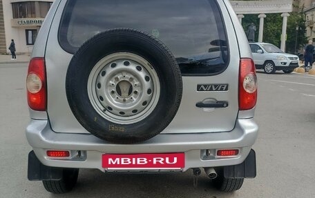 Chevrolet Niva I рестайлинг, 2004 год, 300 000 рублей, 3 фотография