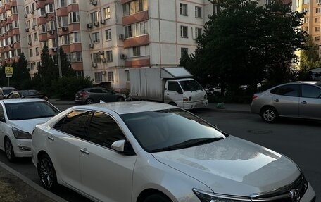 Toyota Camry, 2017 год, 2 200 000 рублей, 2 фотография