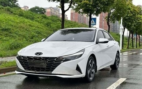 Hyundai Elantra, 2021 год, 1 370 000 рублей, 3 фотография