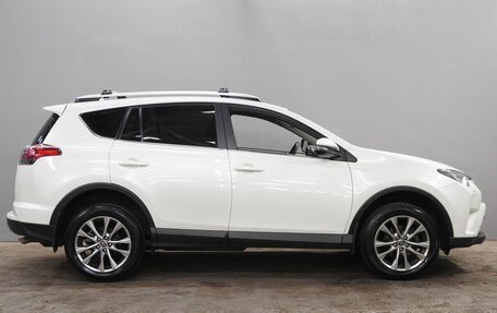 Toyota RAV4, 2017 год, 2 300 000 рублей, 4 фотография