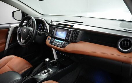Toyota RAV4, 2017 год, 2 300 000 рублей, 11 фотография