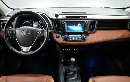 Toyota RAV4, 2017 год, 2 300 000 рублей, 15 фотография