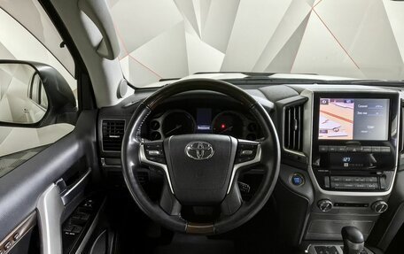 Toyota Land Cruiser 200, 2021 год, 7 995 000 рублей, 15 фотография